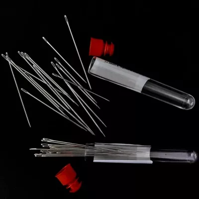 Голка для ручного шиття в колбі