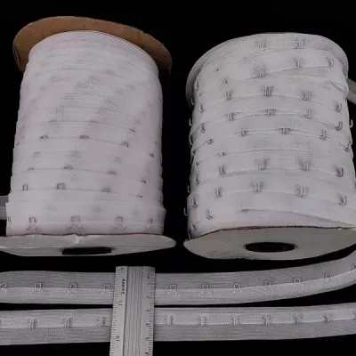 Гачки пластикові на стрічці, 45м.