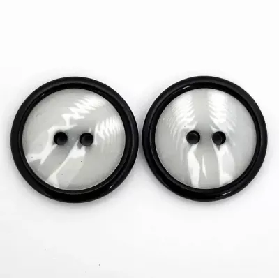 Гудзик білий з чорним обідком, 21.6 мм