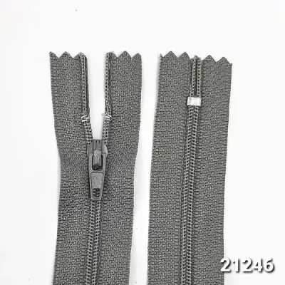 молния пластик  18 см 4х4