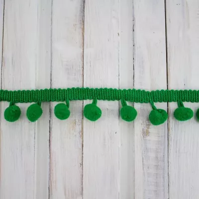 Лента с помпонами зеленая трава, 2см