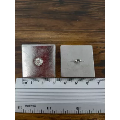 гудзик F L68/ніжка,квад, 30x30,метал нікель+стразик антим.50 шт