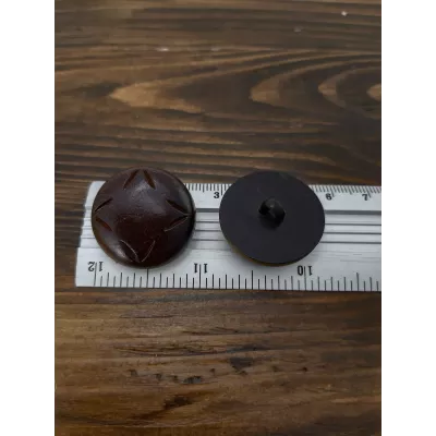 гудзик F L40/ніжка, коричнева під шкіру з листочками, уп.50 шт