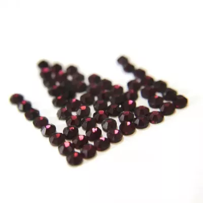 Стразы клеевые ягодные