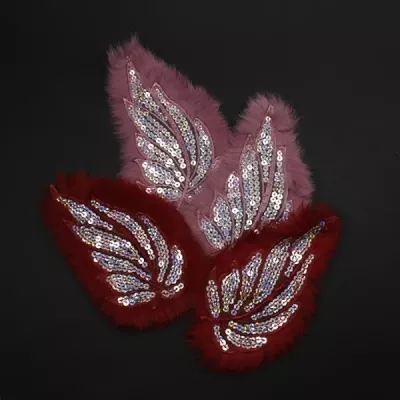 Аплікація - перо з паєток та хутра**