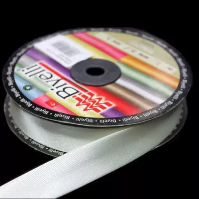 Коса бейка (рулочка) кремова атласна, 2 см. 25 м.