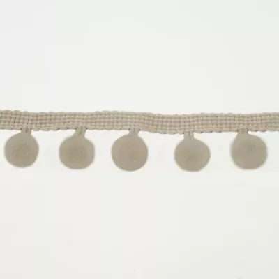 Лента с помпонами бежевая, 2см